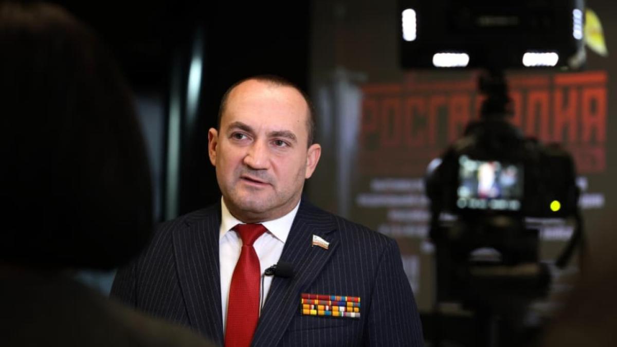 Калинин прокомментировал задачи, поставленные лидером СР на предстоящих выборах